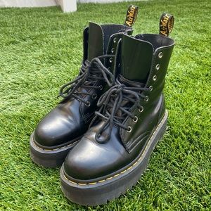 Dr. Martens JADON SMOOTH LEATHER PLATFORM BOOTS